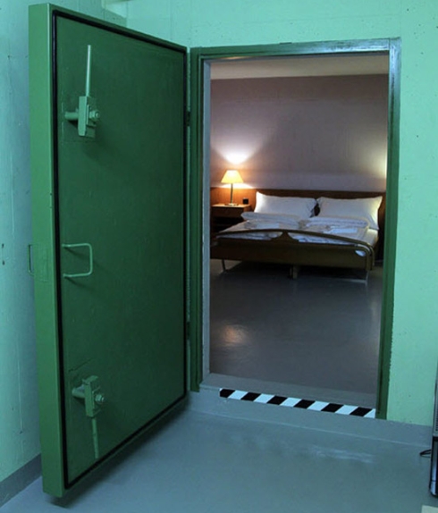 Номер для двоих в бункере