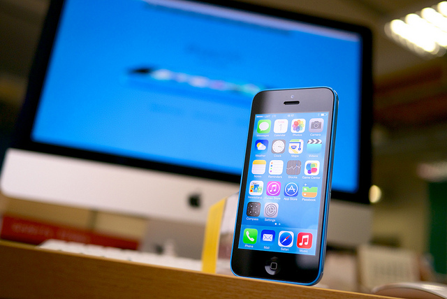 iPhone 5 против iPhone 5С 