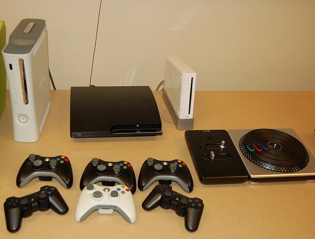 Какую приставку выбрать ps3 или xbox 360?